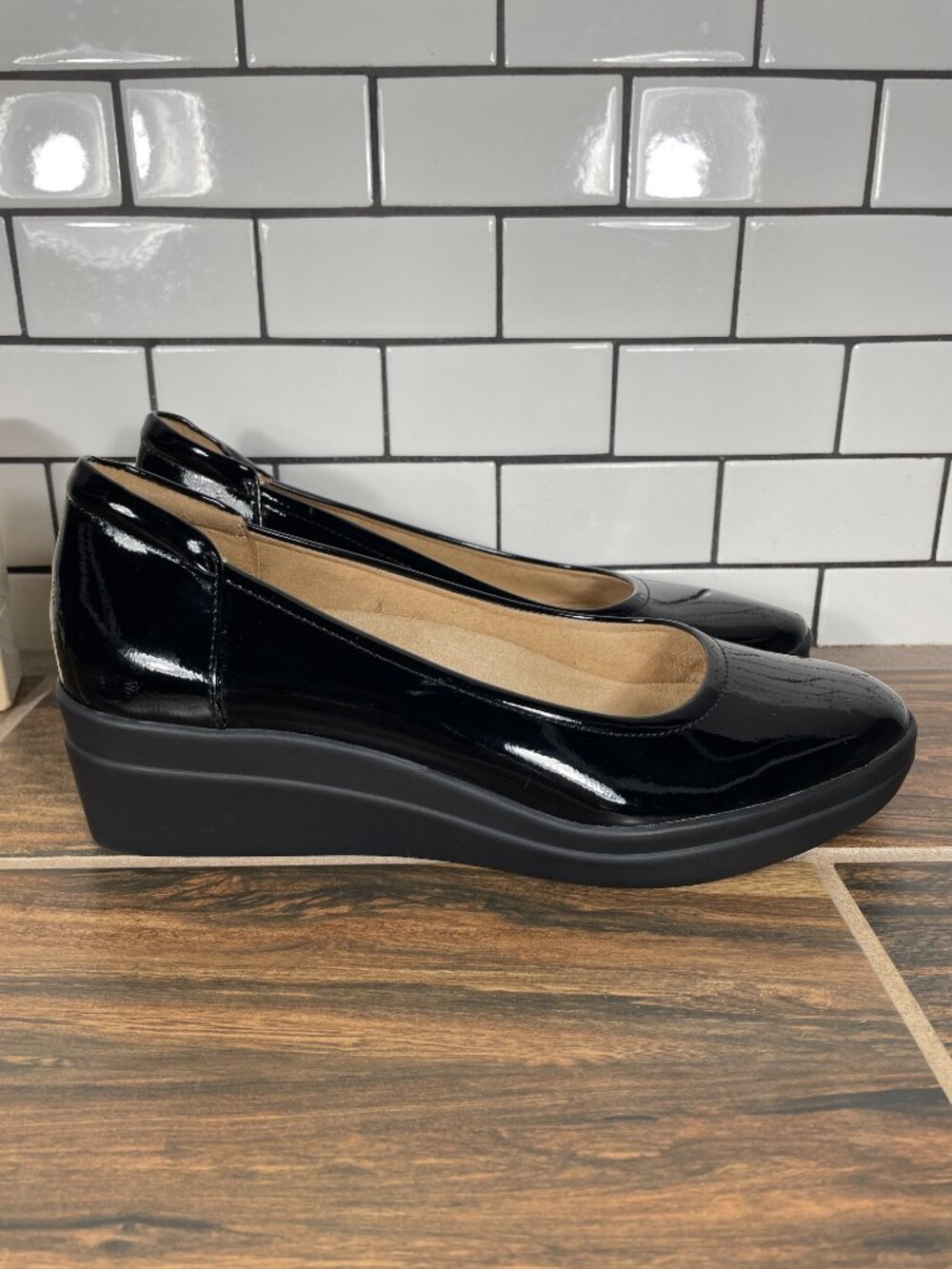 Naturalizer Sam Shoes Womens Size 10 Black Faux Patent Leather Wedge Pumps Heels - Picture 4 of 16